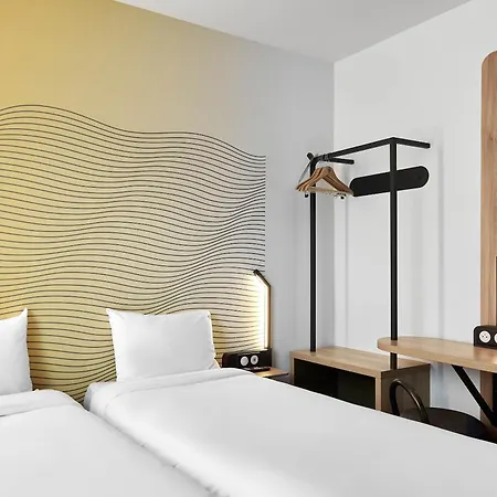 Palaiseau Hotel