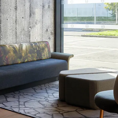 Hotel Palaiseau 3*