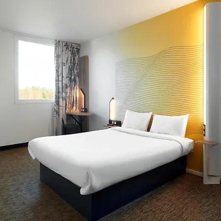 Palaiseau Hotel 3*