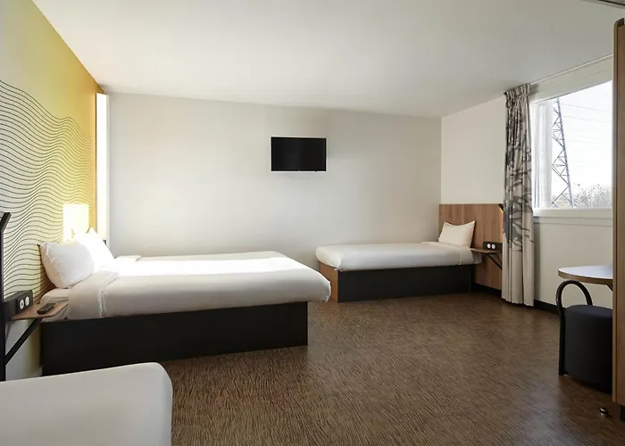 Palaiseau Hotel 3*