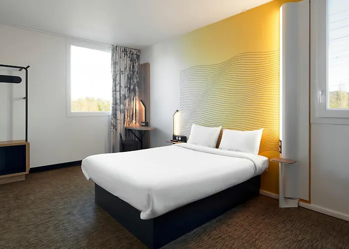 Palaiseau Hotel 3*