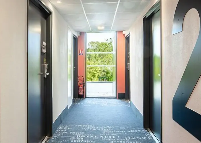 Palaiseau Hotel 3*