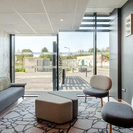 Igny Palaiseau Hotel
